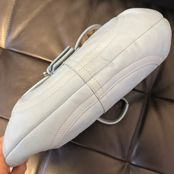 Coach Baby Blue Leather Shoulder Bag - Picture 9 of 16